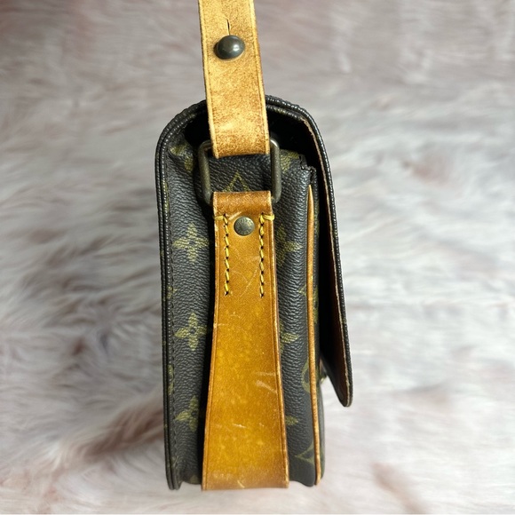 🟥 SOLD! Louis Vuitton Cartouchiere MM Monogram Crossbody Bag - Picture 7 of 17